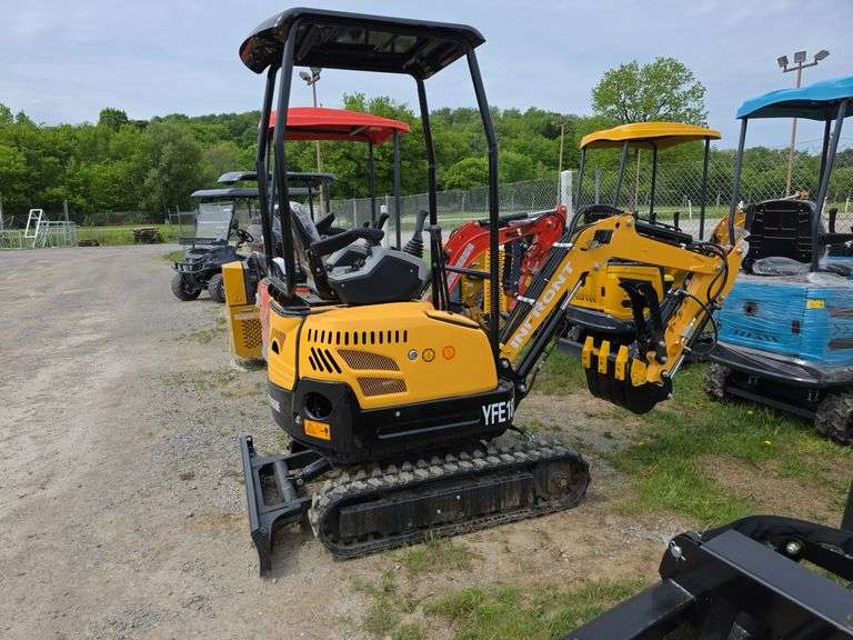 Infront YFE18 Mini Excavator w/ Blade, Hyd Thumb, Pilot Controls & Canopy