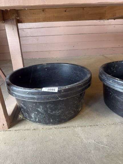 2 Feed Tubs