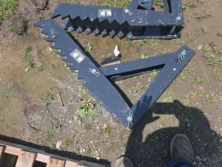 Wolverine 32" Excavator Thumb