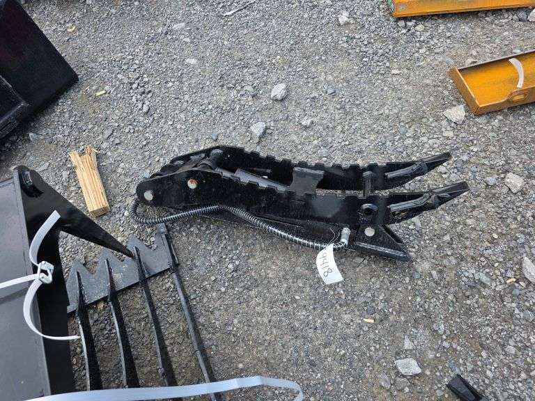 Future Excavator 3 Ton Thumb