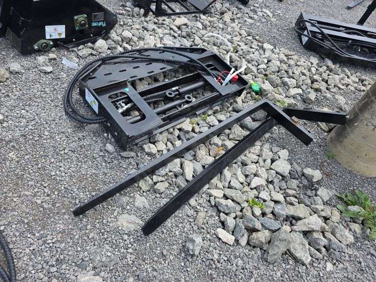 Future Skid Loader Hyd Adjustable Forks