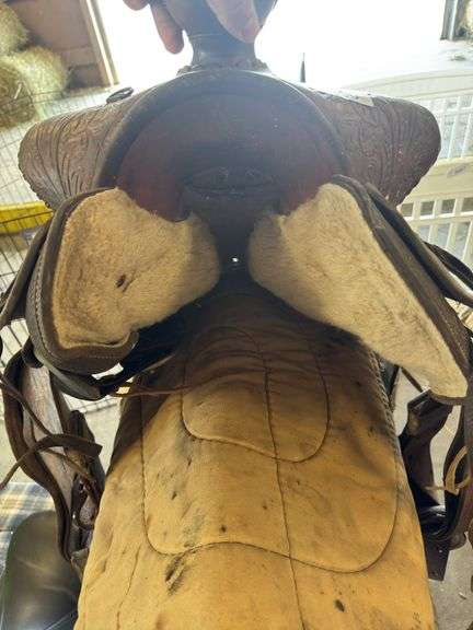 Saddle w/ Rack & Blanket