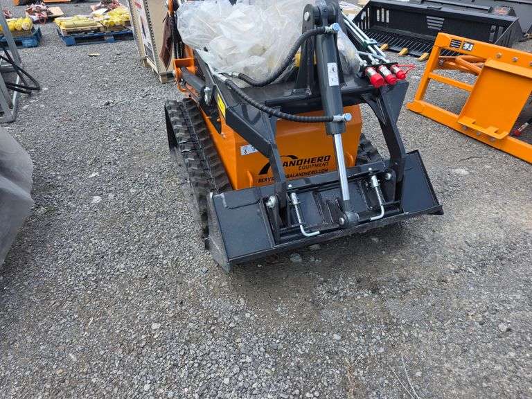 Landhonor LDH-T460 Mini Skid Loader