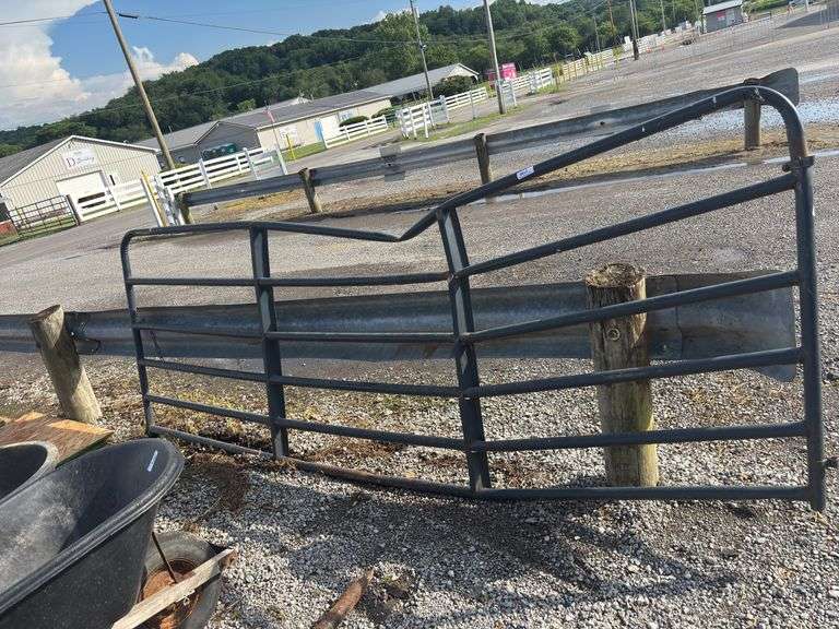 10' Gate - Slight Bend