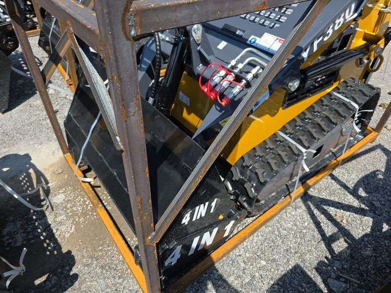 Infront YF380 Mini Skid Loader w/ 4 in 1 Bucket