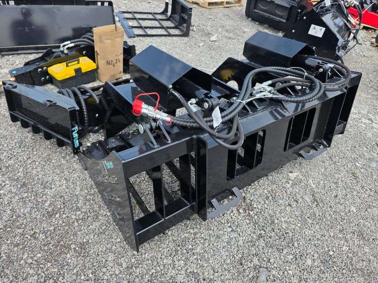Future Skid Loader 72" Rock & Root Grapple