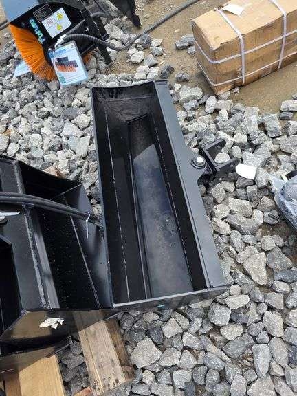 Future Mini Excavator 40" Tilting Bucket