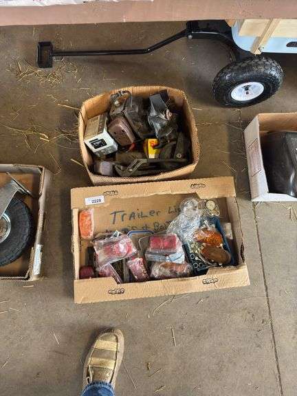 Farm Trailer Lights & Bolts