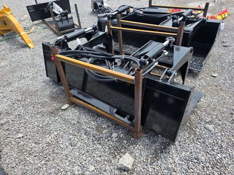 Future Skid Loader 72" Grapple Bucket