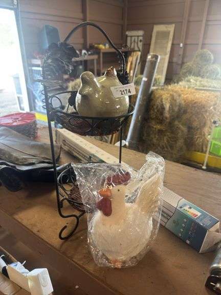Egg Holder w/ 2 Chickens