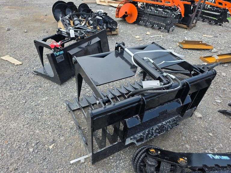Future Mini Skid Loader 44" Grapple