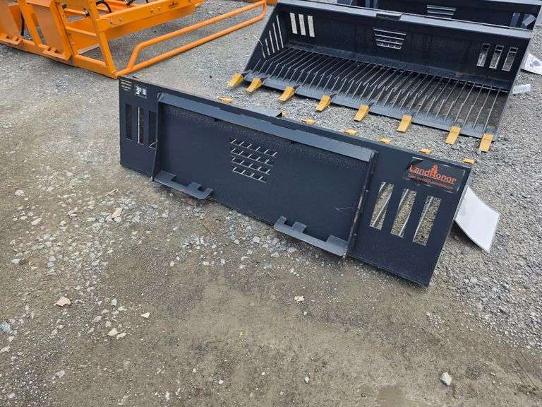 Landhonor 72" Rock Bucket