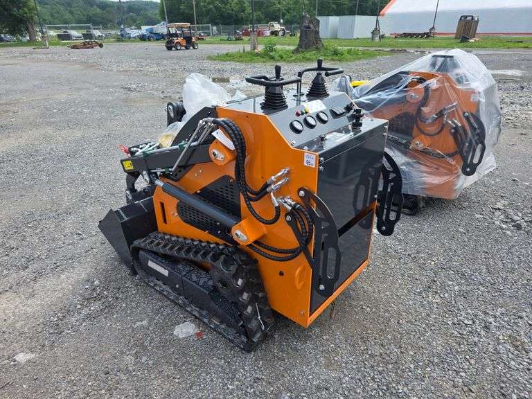 Landhonor LDH-T460 Mini Skid Loader