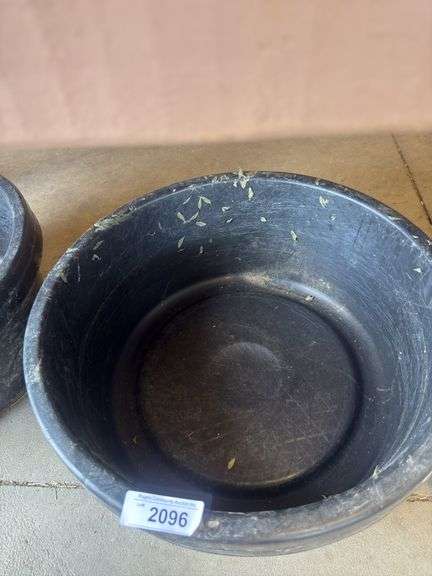 2 Feed Tubs