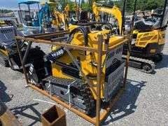 Infront YF380 Mini Skid Loader w/ 4 in 1 Bucket