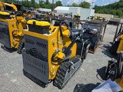 Infront YF380 Mini Skid Loader w/ 4 in 1 Bucket