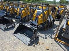 Infront YF480 Mini Skid Loader w/ 4 in 1 Bucket