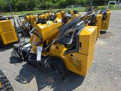 Infront YF480 Mini Skid Loader w/ 4 in 1 Bucket