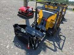 Infront YF480 Mini Skid Loader w/ 4 in 1 Bucket