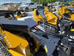 Infront YF480 Mini Skid Loader w/ 4 in 1 Bucket