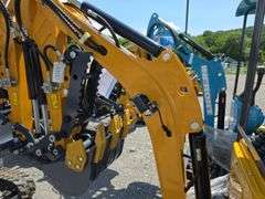 Infront YFE15 Mini Excavator w/ Thumb & Canopy