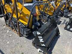 Infront YF480 Mini Skid Loader w/ 4 in 1 Bucket
