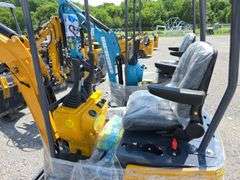 Infront YFE15 Mini Excavator w/ Thumb & Canopy