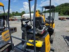 Infront YFE18 Mini Excavator w/ Thumb & Canopy