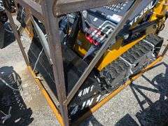 Infront YF380 Mini Skid Loader w/ 4 in 1 Bucket