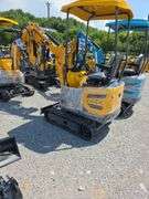 Infront YFE15 Mini Excavator w/ Thumb & Canopy