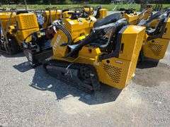 Infront YF480 Mini Skid Loader w/ 4 in 1 Bucket