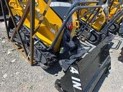 Infront YF480 Mini Skid Loader w/ 4 in 1 Bucket