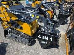 Infront YF380 Mini Skid Loader w/ 4 in 1 Bucket