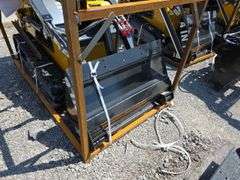 Infront YF380 Mini Skid Loader w/ 4 in 1 Bucket