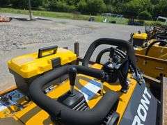 Infront YF380 Mini Skid Loader w/ 4 in 1 Bucket