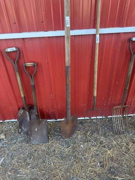 10' Tall Heavy Duty Shovel