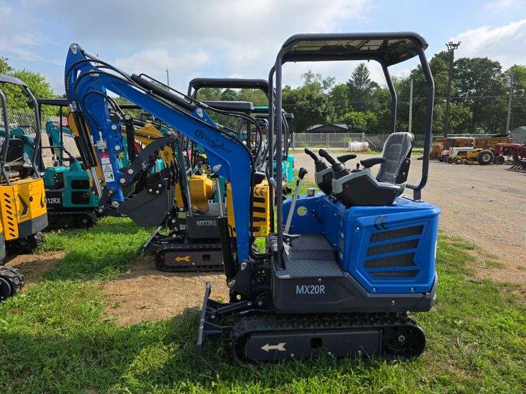 CFG MX20R Mini Excavator w/ Thumb, Pilot Controls & Blade