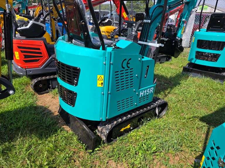 CFG H15R Mini Excavator w/ Thumb, Pilot Controls & Blade