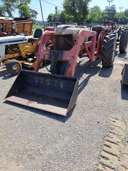 1956 Case 300 w/ Front End Loader