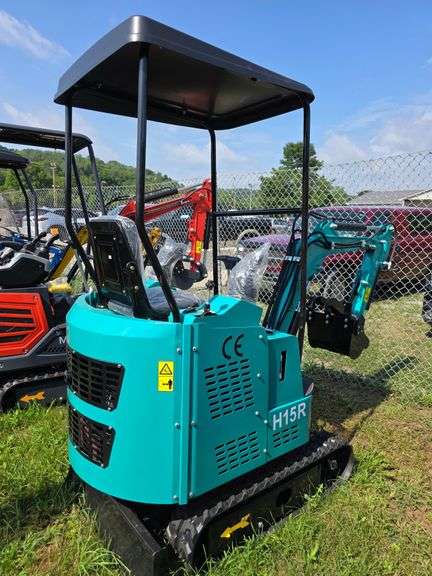CFG H15R Mini Excavator w/ Thumb, Pilot Controls & Blade