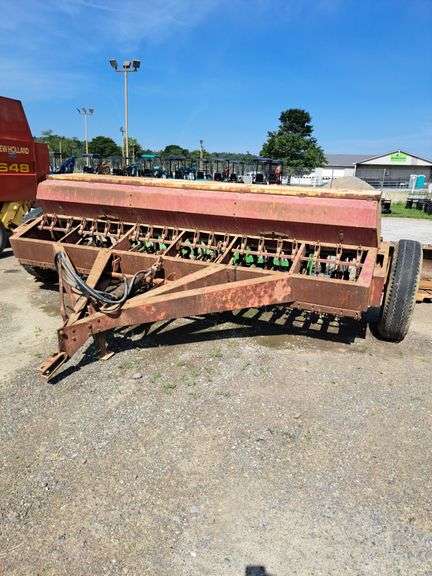 International 510 15' Grain Drill