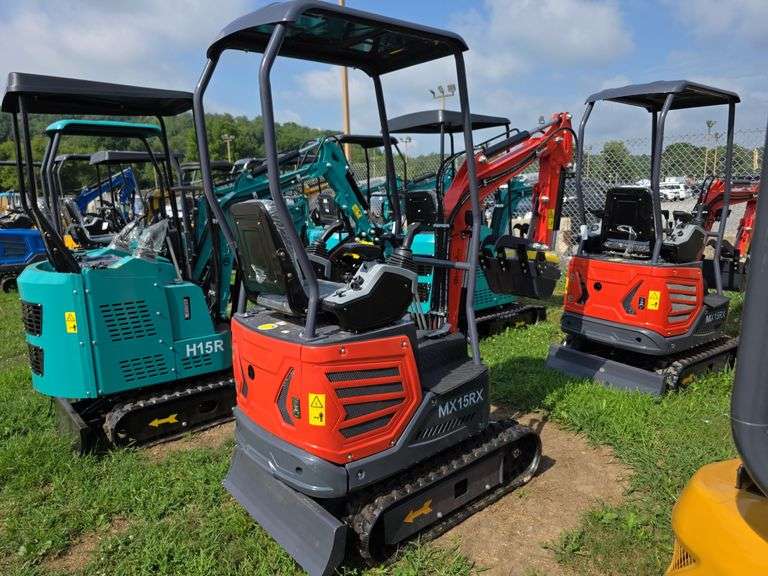 CFG H15R Mini Excavator w/ Thumb, Pilot Controls & Blade