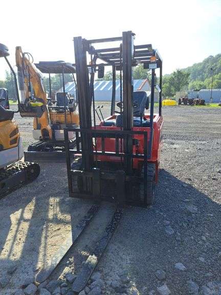 IR IRF20 Electric Forklift