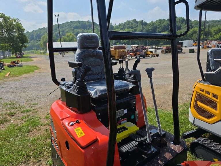 CFG NT18K Mini Excavator w/ Thumb, Pilot Controls & Blade