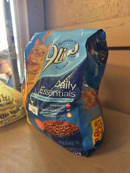 Bag of 9 Lives Cat Food - Approx. 12lbs