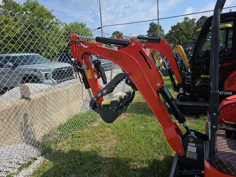 CFG QK20R Mini Excavator w/ Hyd. Thumb, Blade & Pilot Controls