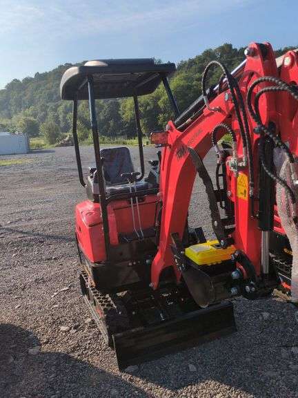 TPM 16 Mini Excavator w/ Pilot Controls, Hyd. Thumb & Blade