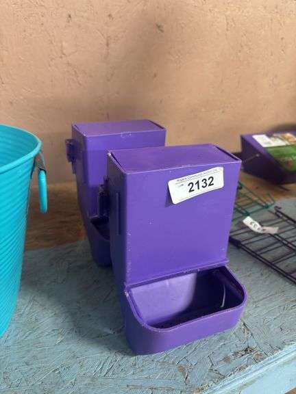2 Rabbit Gravity Feeders