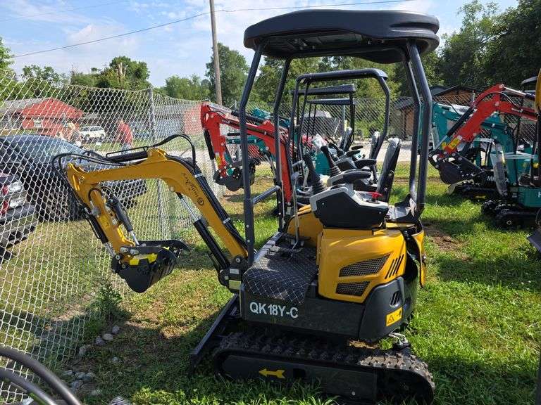 CFG QK18Y-C Mini Excavator w/ Thumb, Pilot Controls & Blade