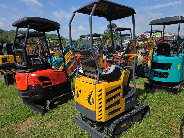 CFG MX12RX Mini Excavator w/ Thumb, Pilot Controls & Blade